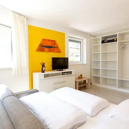 Fam. Gleinser Mirella * نيوستيف ام ستوبيتا