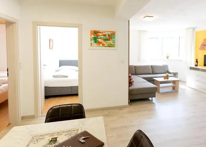 Fam. Gleinser Mirella *